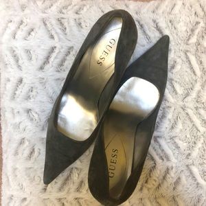 Grey suede Guess pumps